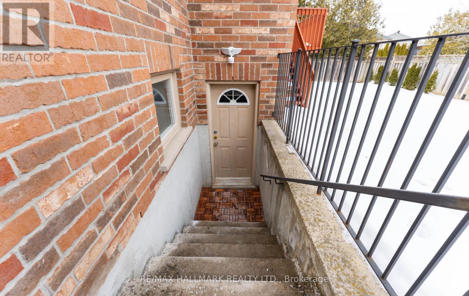 536 Highcliffe Drive, Vaughan, Ontario  L4J 8L4 - Photo 4 - N12852266