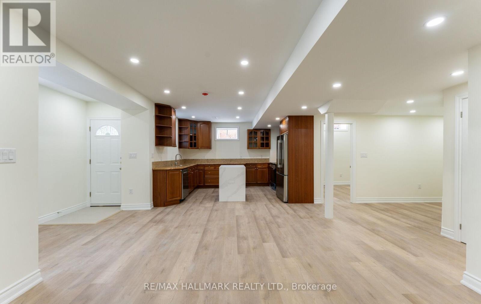 536 Highcliffe Drive, Vaughan, Ontario  L4J 8L4 - Photo 9 - N12852266