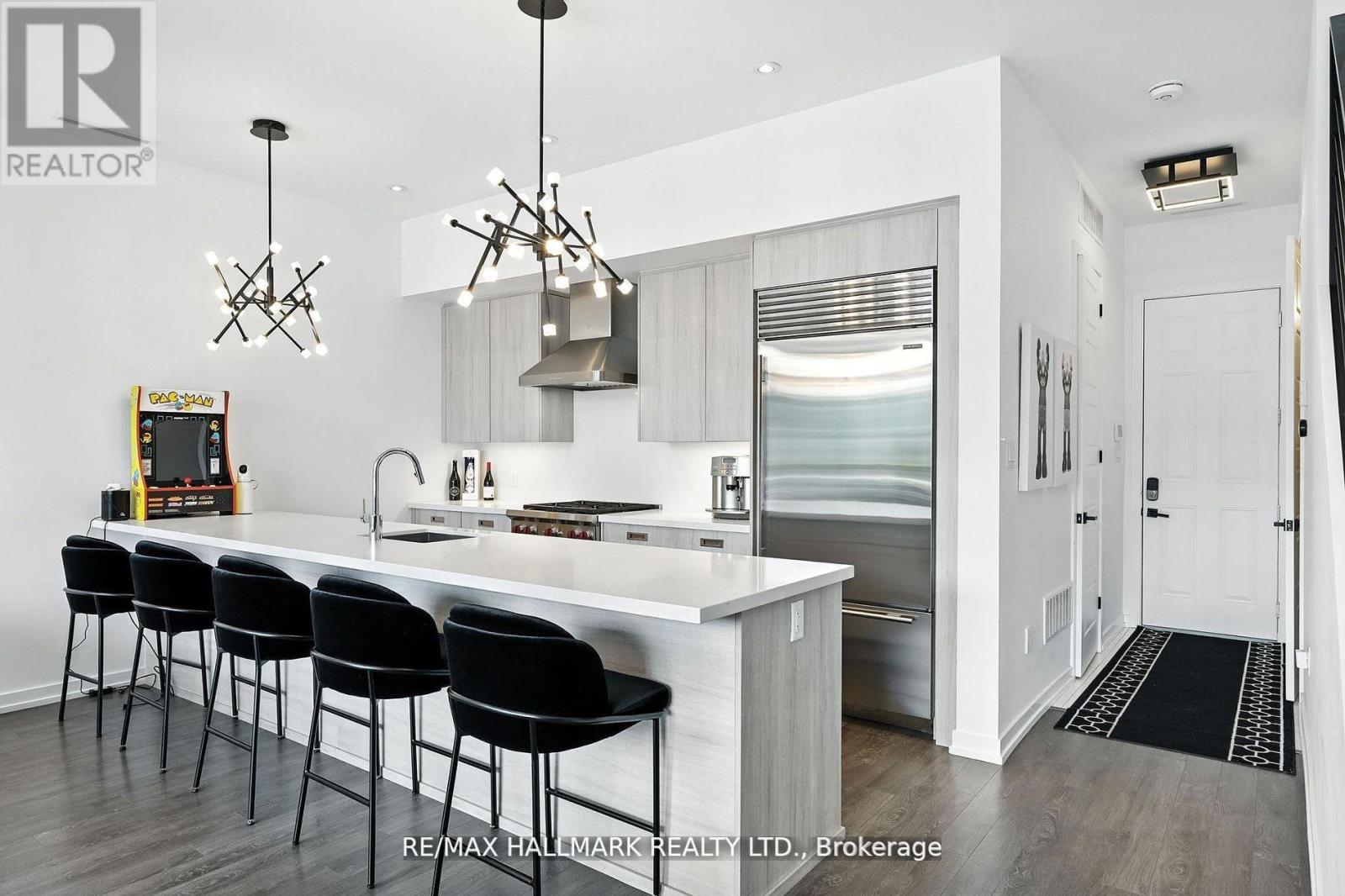 3658 Ferretti Court, Innisfil, Ontario  L9S 0N6 - Photo 10 - N12852272