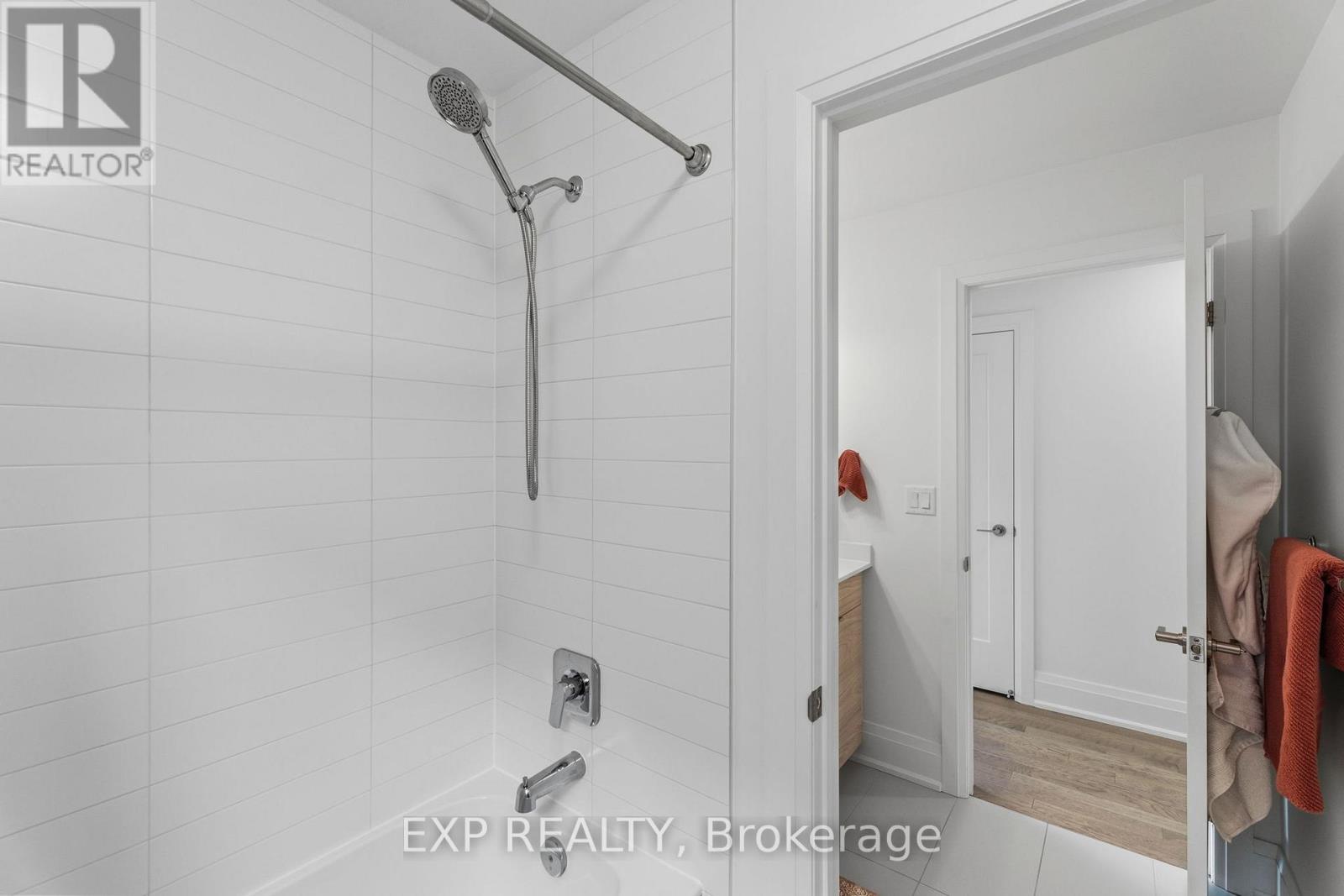 6 Byblos Court, East Gwillimbury, Ontario  L9N 0T3 - Photo 36 - N12850336