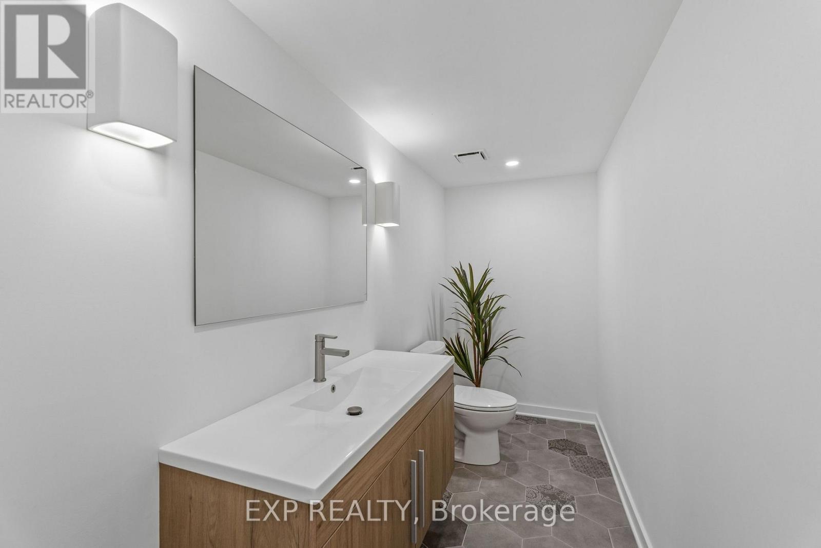 6 Byblos Court, East Gwillimbury, Ontario  L9N 0T3 - Photo 40 - N12850336