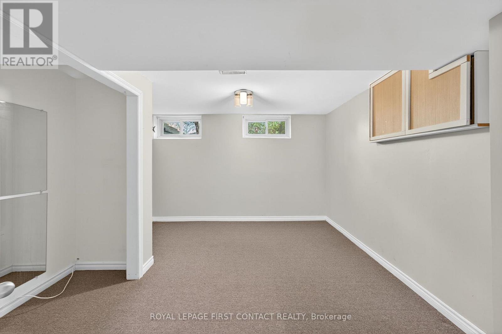 15 Rodney Street, Barrie (North Shore), Ontario  L4M 4B5 - Photo 18 - S12852248