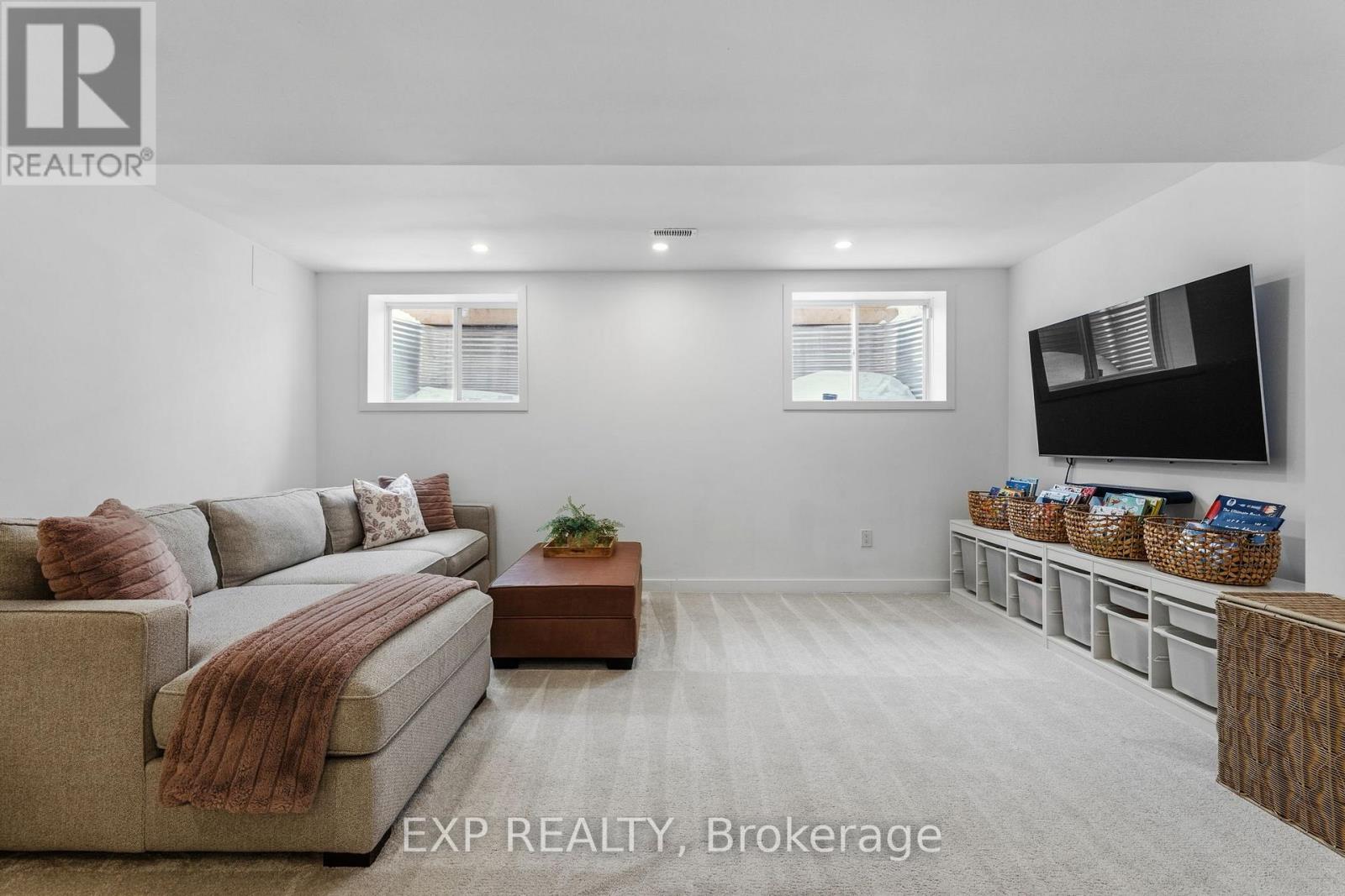 6 Byblos Court, East Gwillimbury, Ontario  L9N 0T3 - Photo 42 - N12850336