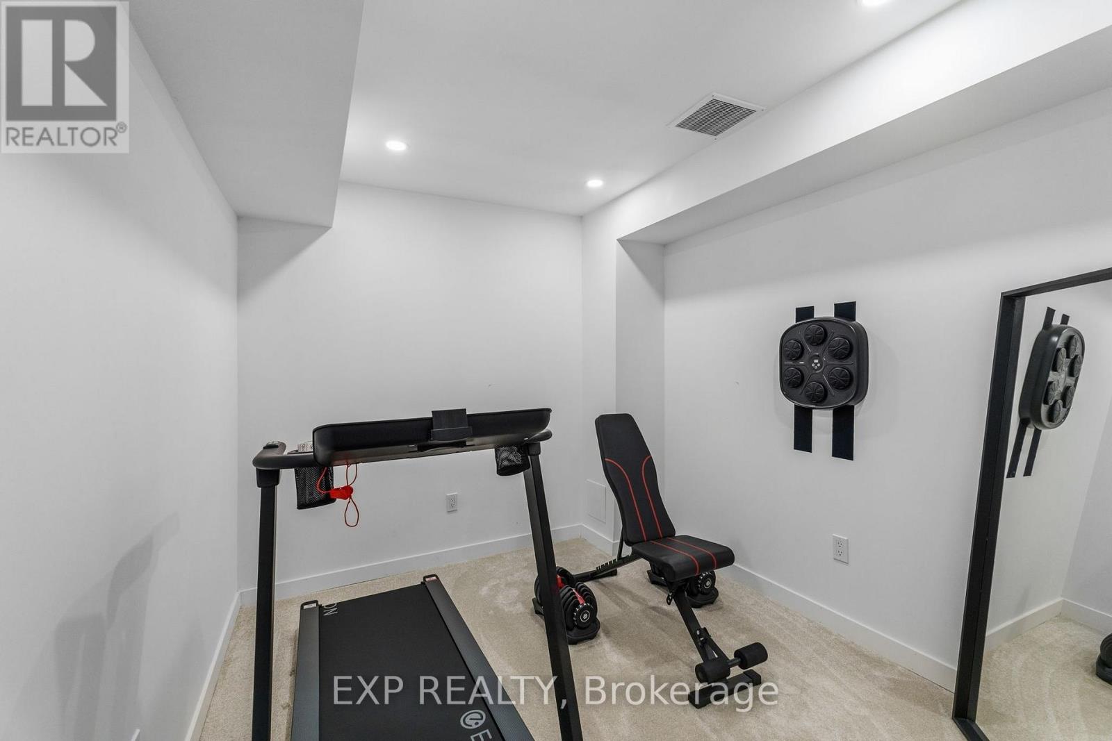 6 Byblos Court, East Gwillimbury, Ontario  L9N 0T3 - Photo 38 - N12850336