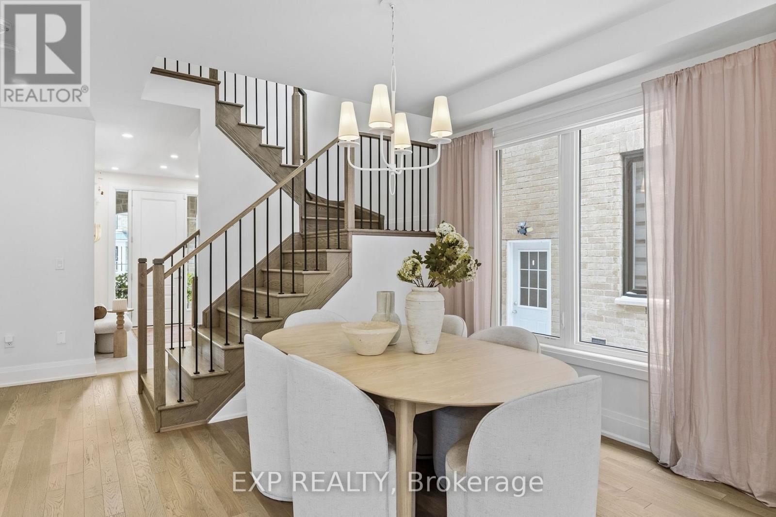 6 Byblos Court, East Gwillimbury, Ontario  L9N 0T3 - Photo 8 - N12850336