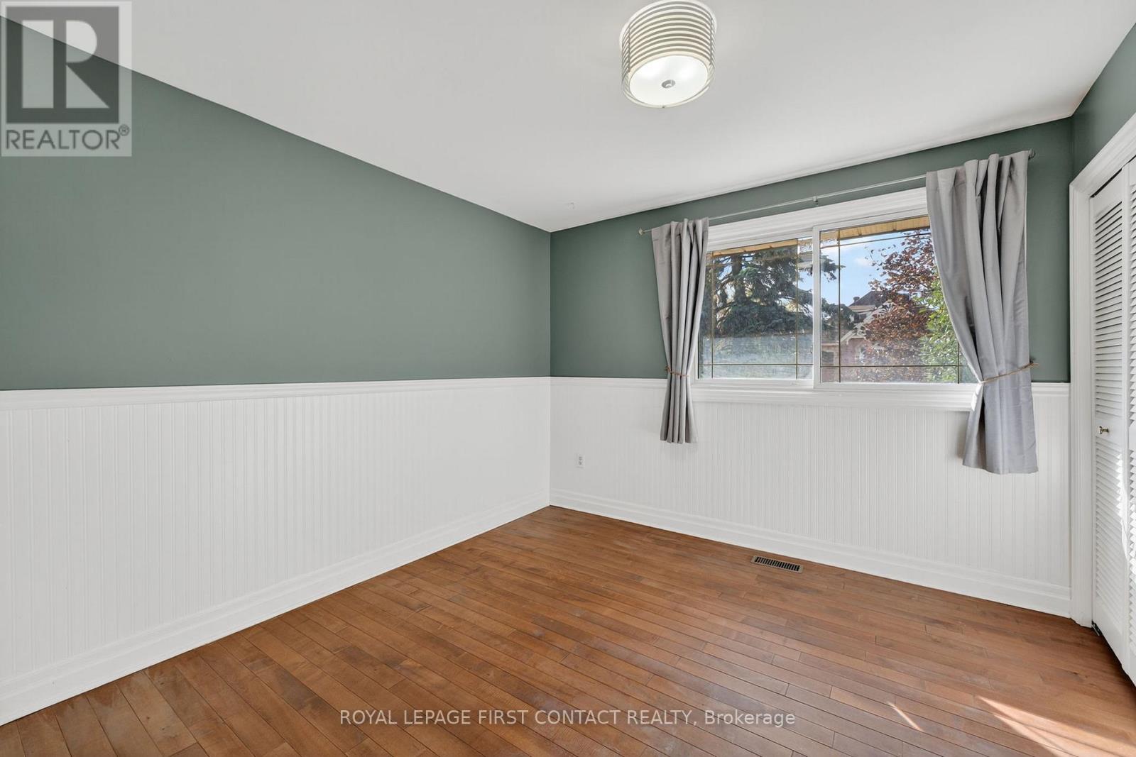 15 Rodney Street, Barrie (North Shore), Ontario  L4M 4B5 - Photo 15 - S12852248