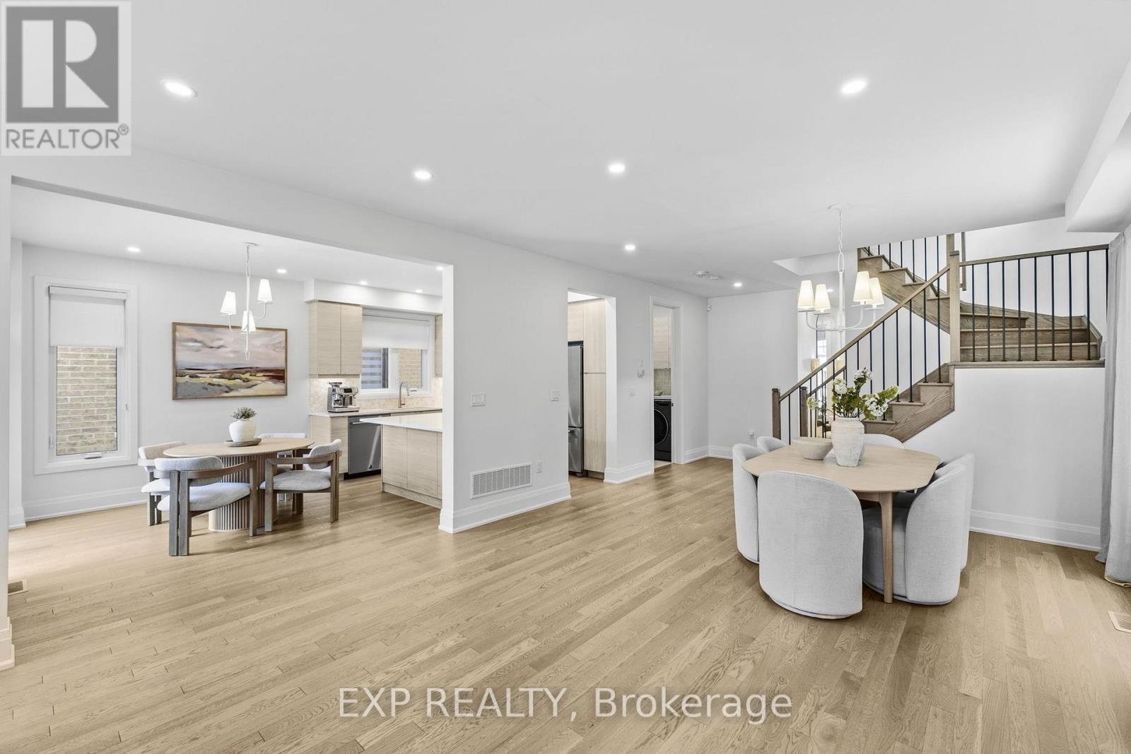 6 Byblos Court, East Gwillimbury, Ontario  L9N 0T3 - Photo 9 - N12850336