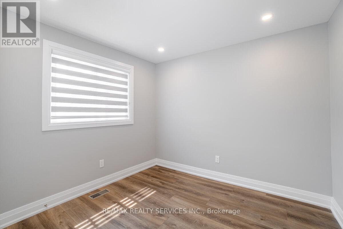 156 Vodden Street E, Brampton (Brampton North), Ontario  L6V 1M8 - Photo 11 - W12852202