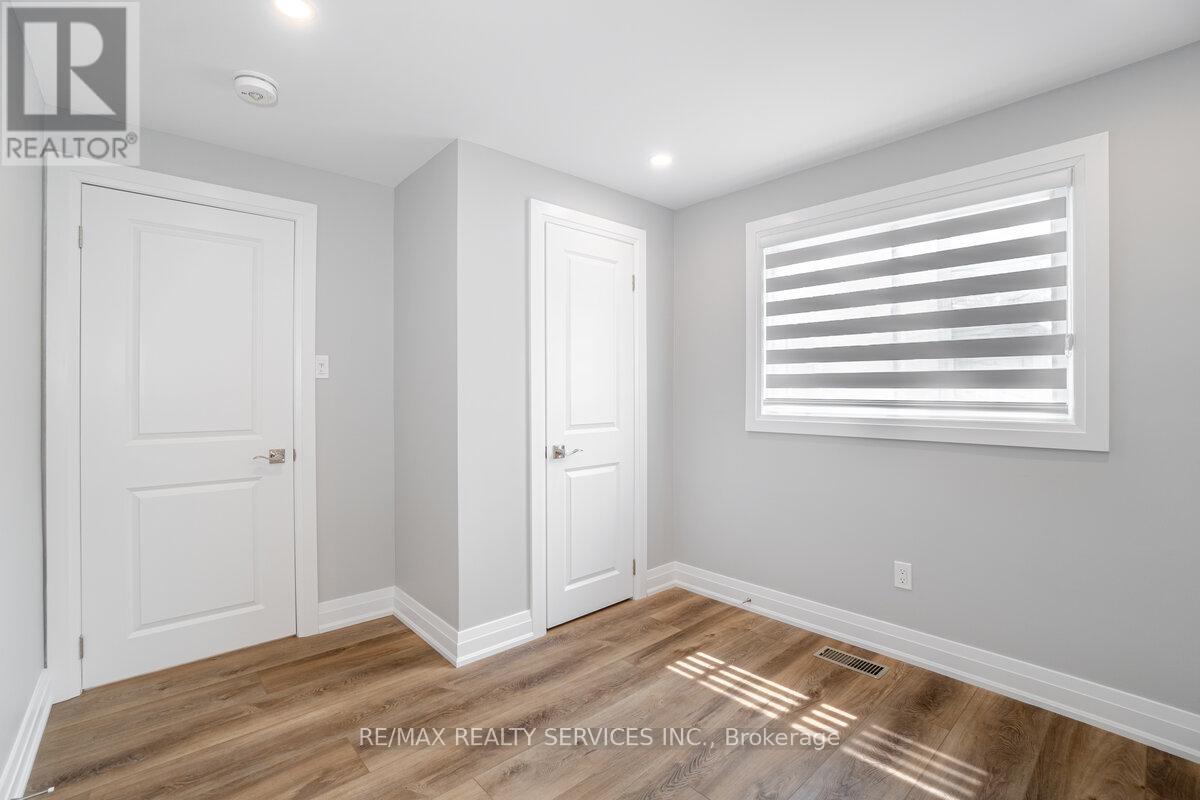 156 Vodden Street E, Brampton (Brampton North), Ontario  L6V 1M8 - Photo 12 - W12852202