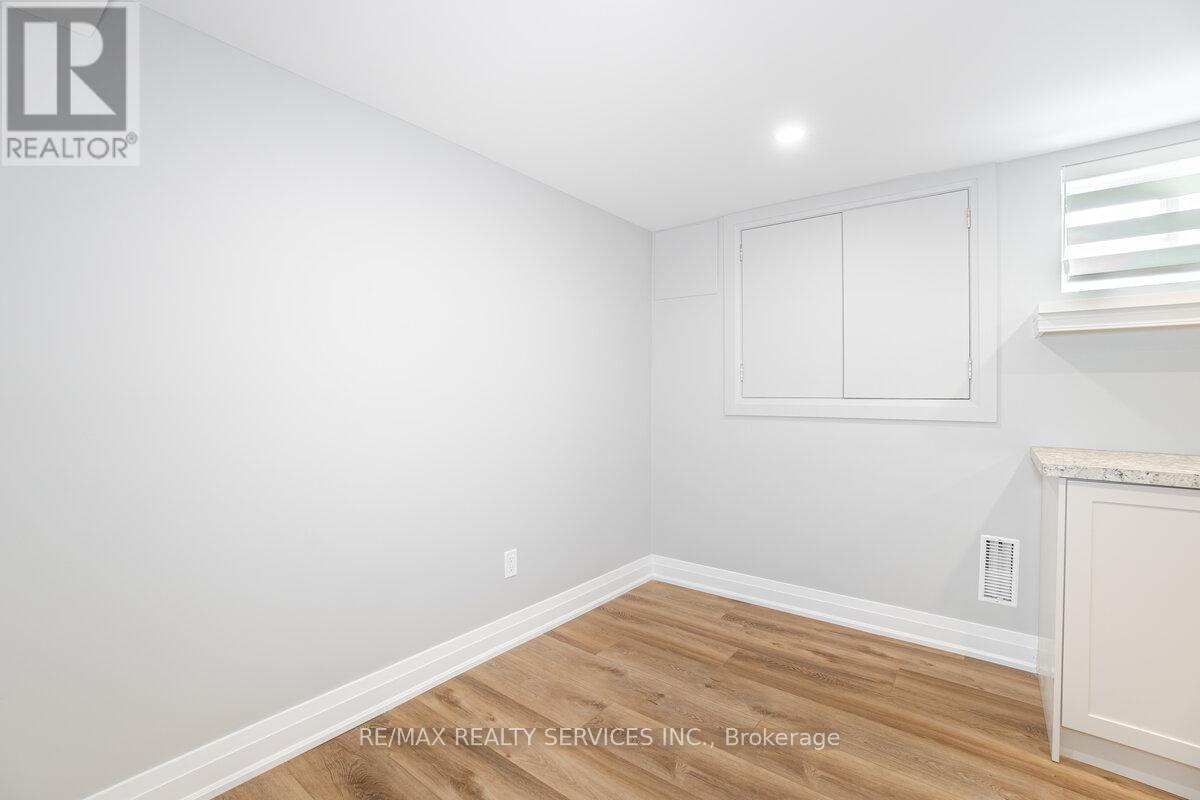 156 Vodden Street E, Brampton (Brampton North), Ontario  L6V 1M8 - Photo 23 - W12852202