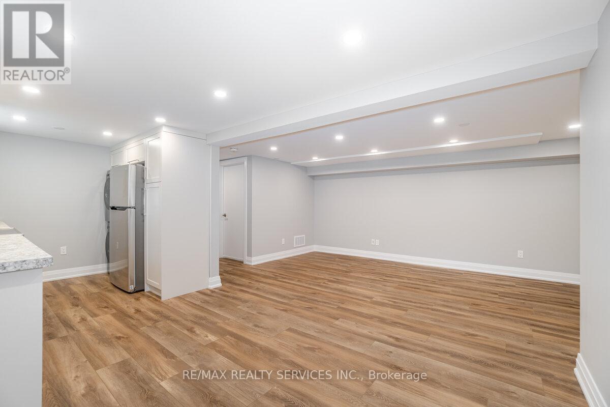 156 Vodden Street E, Brampton (Brampton North), Ontario  L6V 1M8 - Photo 24 - W12852202