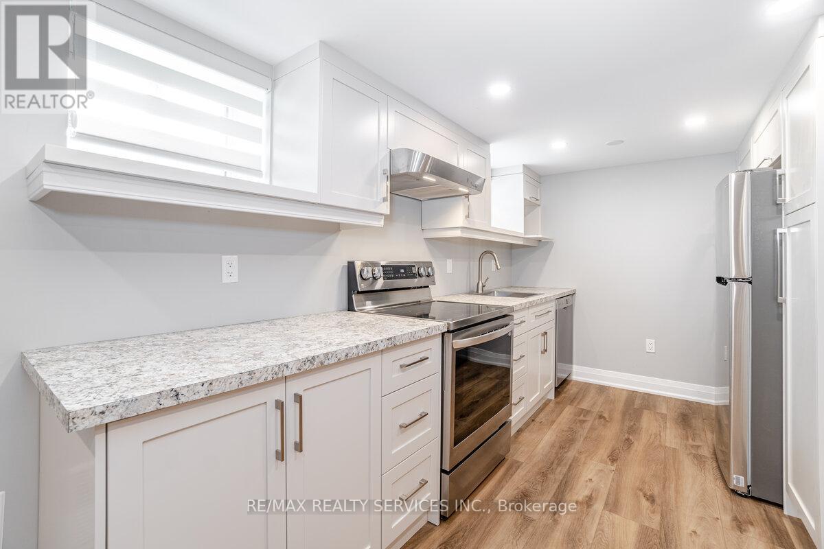 156 Vodden Street E, Brampton (Brampton North), Ontario  L6V 1M8 - Photo 25 - W12852202