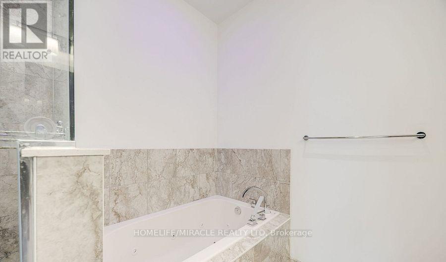 Lph03 - 56 Annie Craig Drive, Toronto (Mimico), Ontario  M8V 0C8 - Photo 13 - W12852206