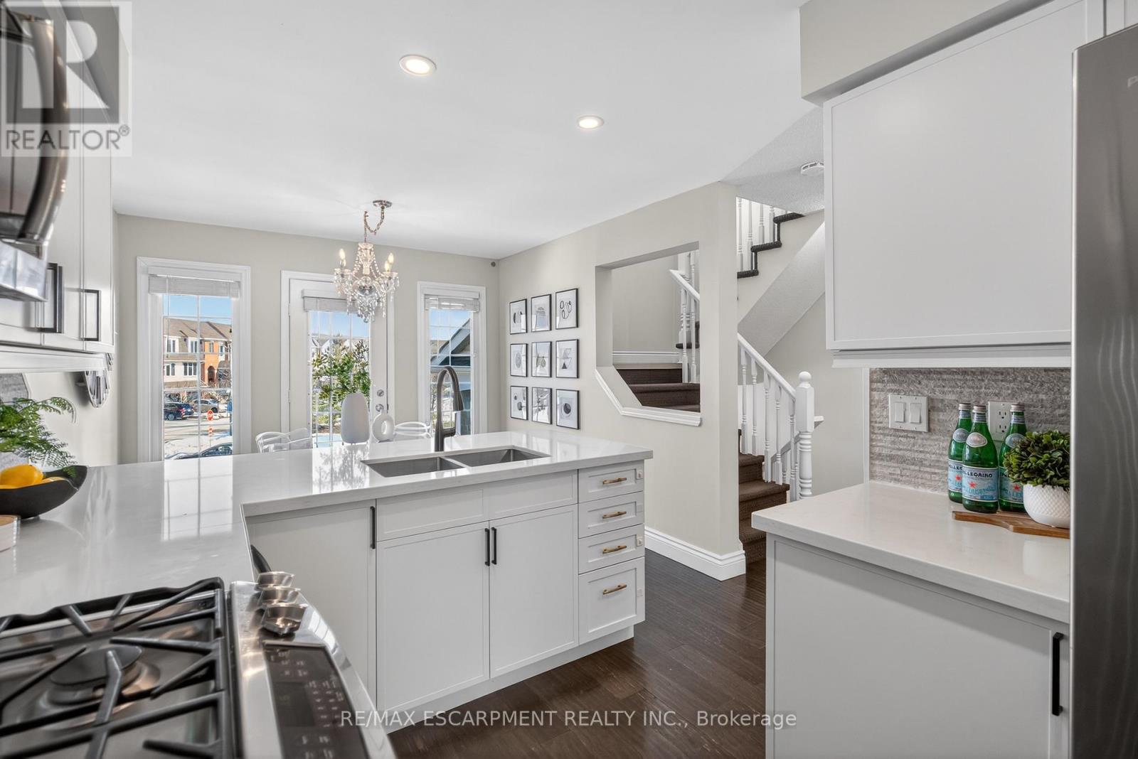 5135 Dryden Avenue, Burlington, Ontario  L7L 6L3 - Photo 4 - W12852218