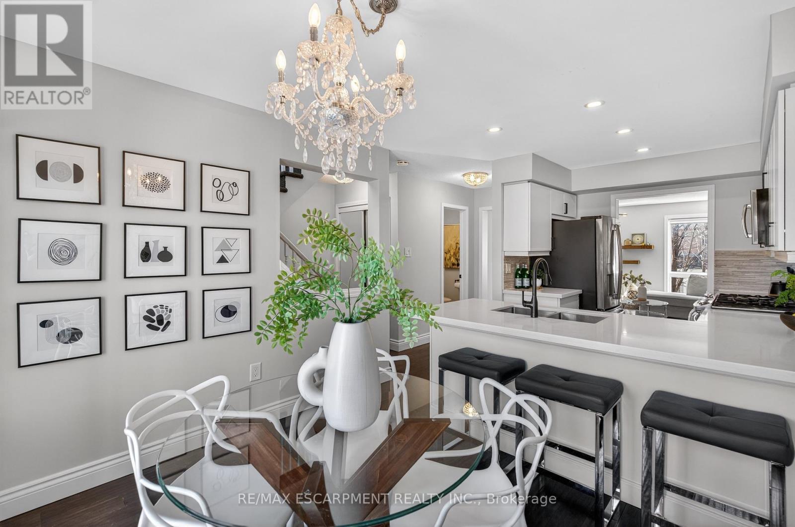 5135 Dryden Avenue, Burlington, Ontario  L7L 6L3 - Photo 6 - W12852218