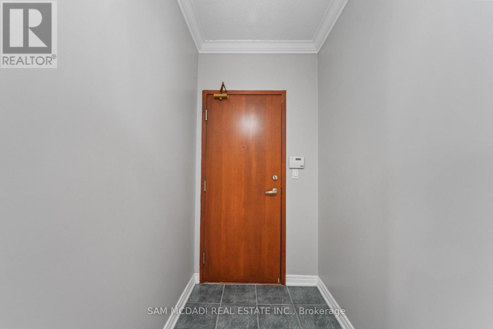 509 - 50 Old Mill Road, Oakville, Ontario  L6J 7W1 - Photo 2 - W12852222