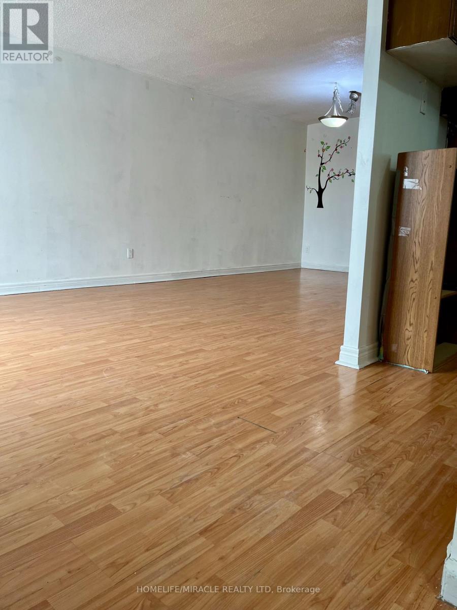 61 GREENBRIAR ROAD, Brampton, Ontario