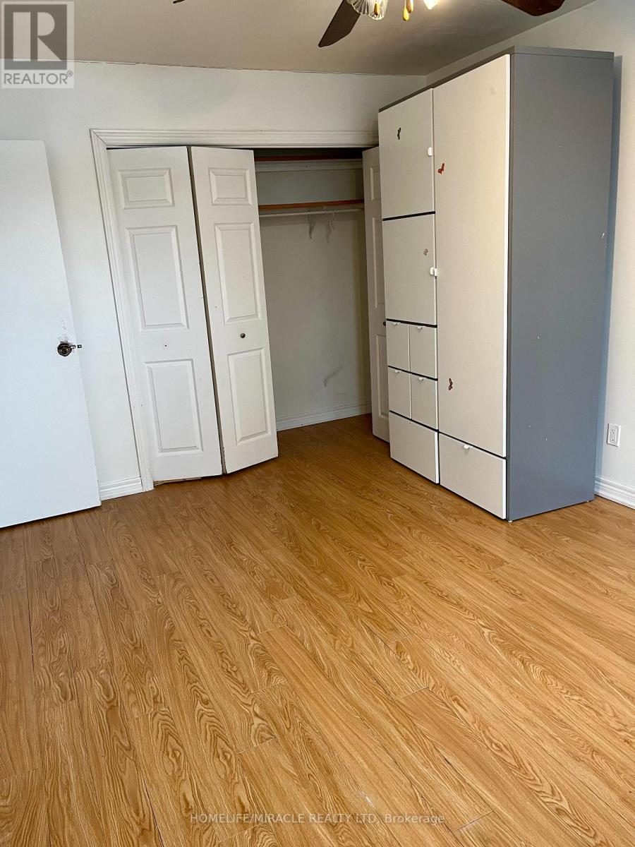 61 Greenbriar Road, Brampton (Northgate), Ontario  L6S 2A4 - Photo 14 - W12852230