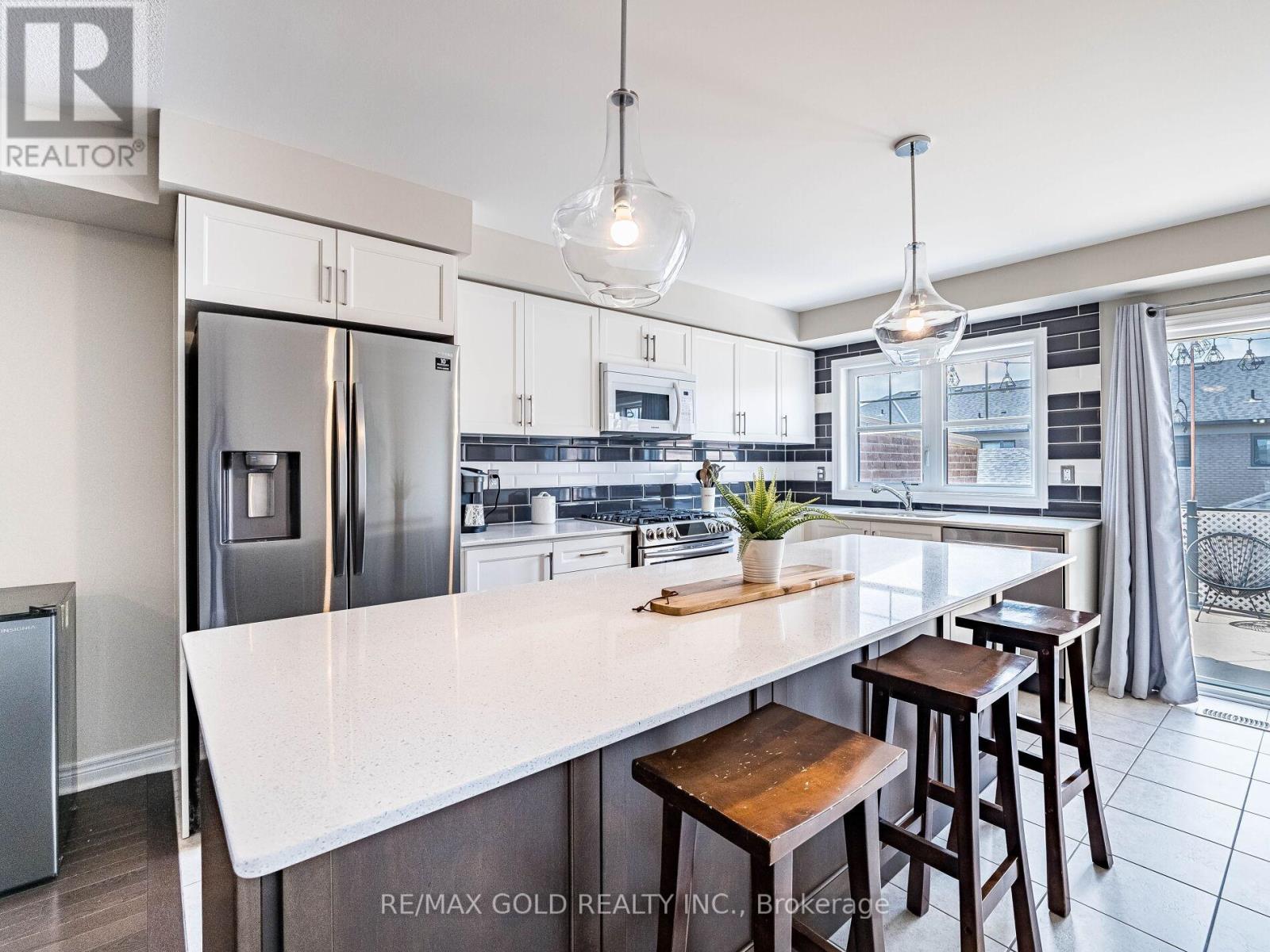 19 Sudeley Lane, Brampton (Northwest Brampton), Ontario  L7A 4Z7 - Photo 13 - W12852232