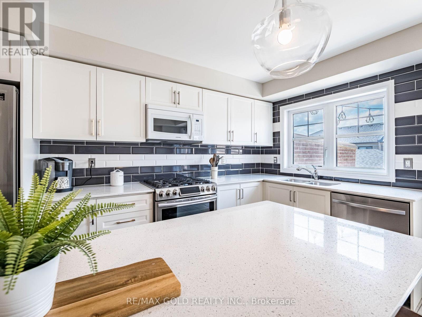 19 Sudeley Lane, Brampton (Northwest Brampton), Ontario  L7A 4Z7 - Photo 15 - W12852232