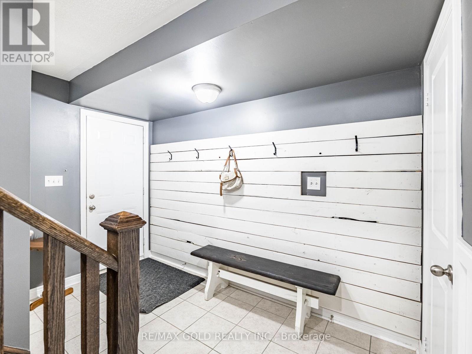 19 Sudeley Lane, Brampton (Northwest Brampton), Ontario  L7A 4Z7 - Photo 4 - W12852232