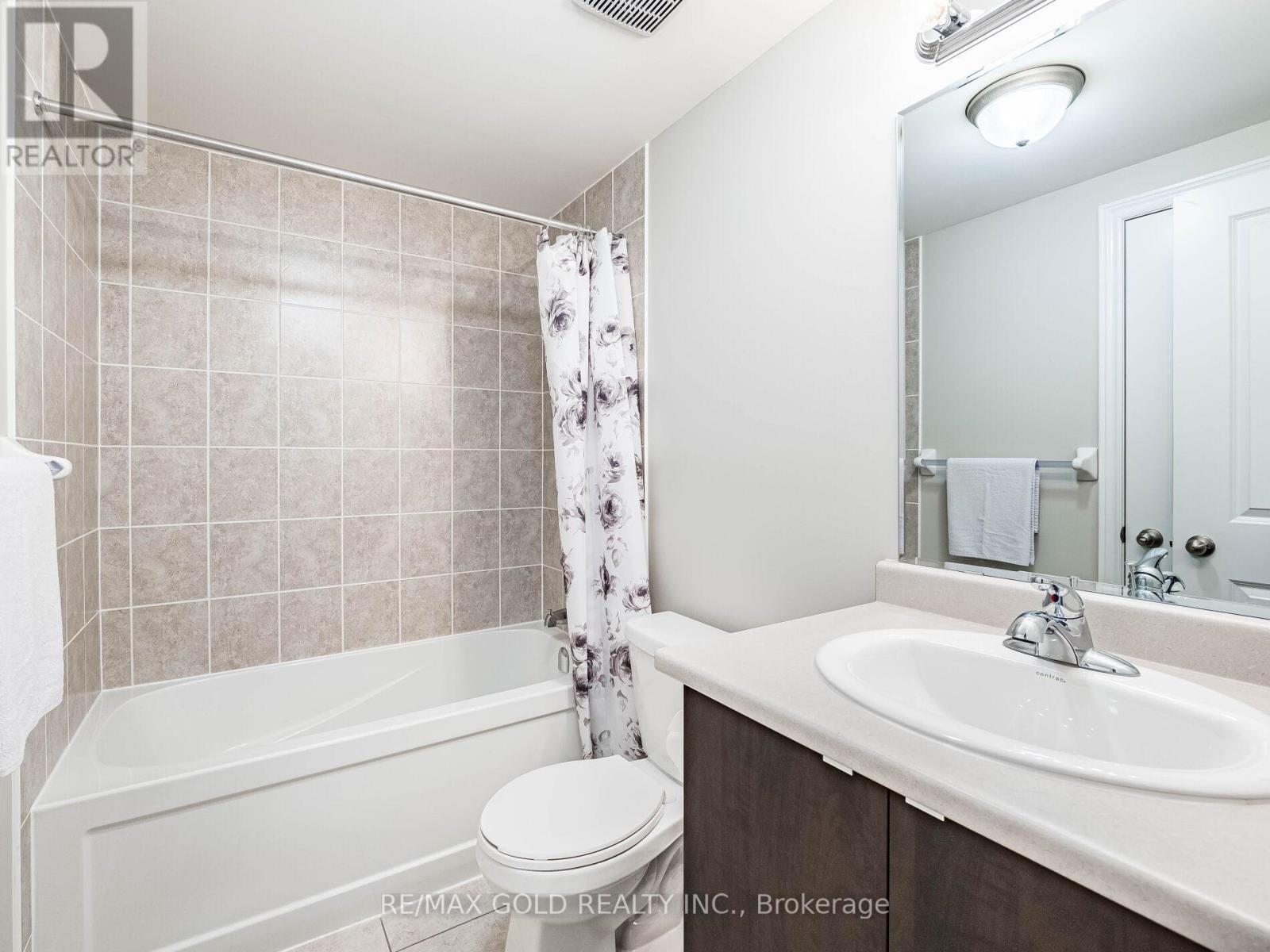 19 Sudeley Lane, Brampton (Northwest Brampton), Ontario  L7A 4Z7 - Photo 7 - W12852232