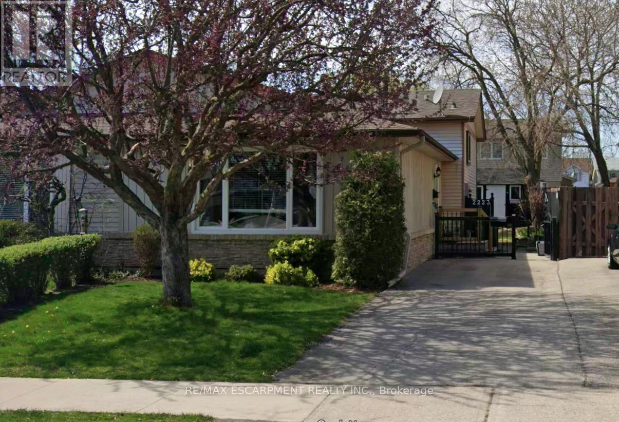2223 MANCHESTER DRIVE, Burlington, Ontario