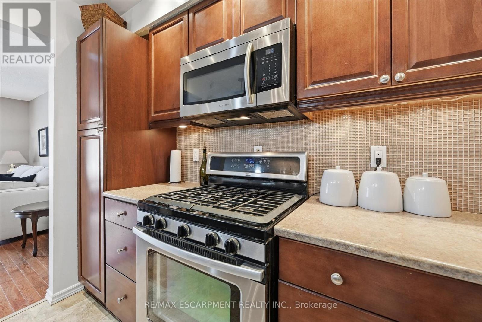 2223 Manchester Drive, Burlington (Brant Hills), Ontario  L7P 3W3 - Photo 13 - W12852236