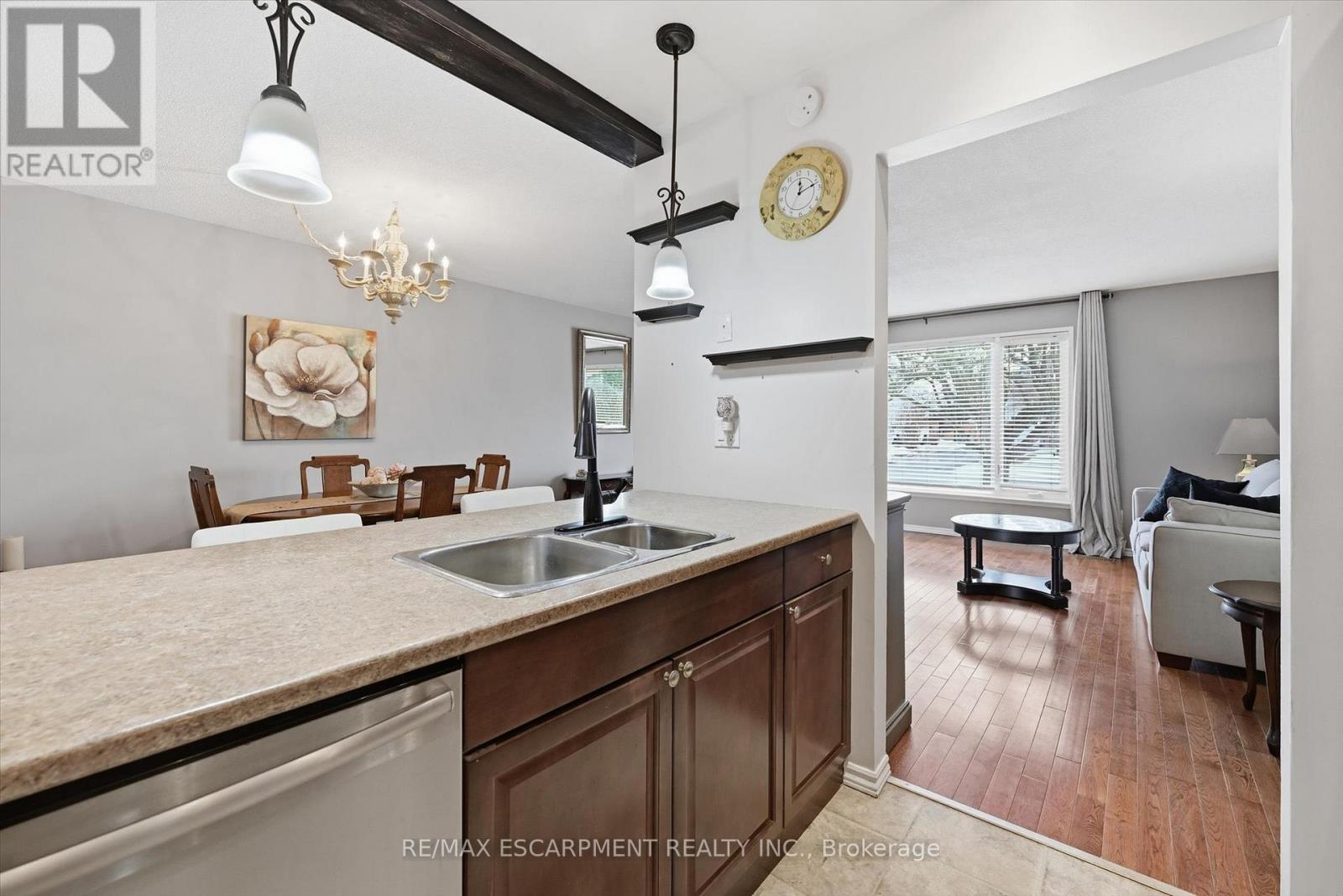 2223 Manchester Drive, Burlington (Brant Hills), Ontario  L7P 3W3 - Photo 14 - W12852236