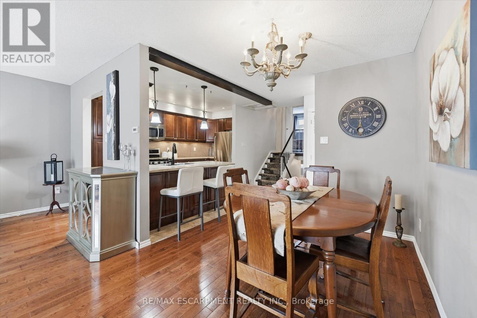 2223 Manchester Drive, Burlington (Brant Hills), Ontario  L7P 3W3 - Photo 18 - W12852236