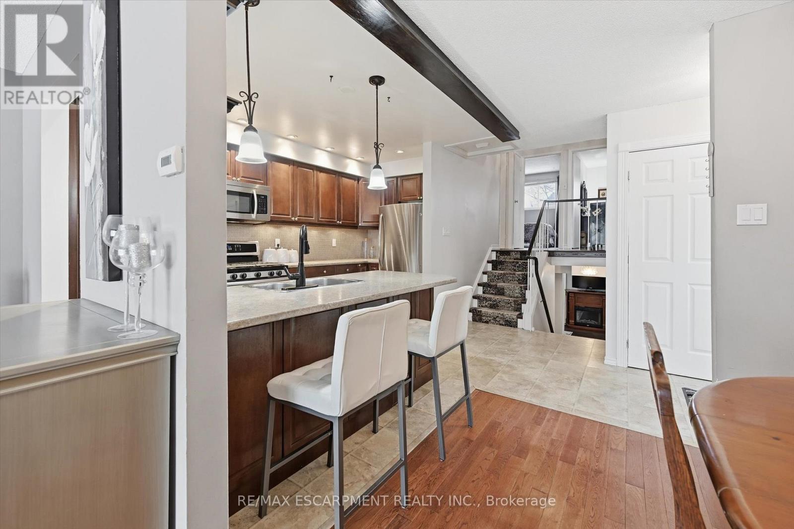 2223 Manchester Drive, Burlington (Brant Hills), Ontario  L7P 3W3 - Photo 19 - W12852236