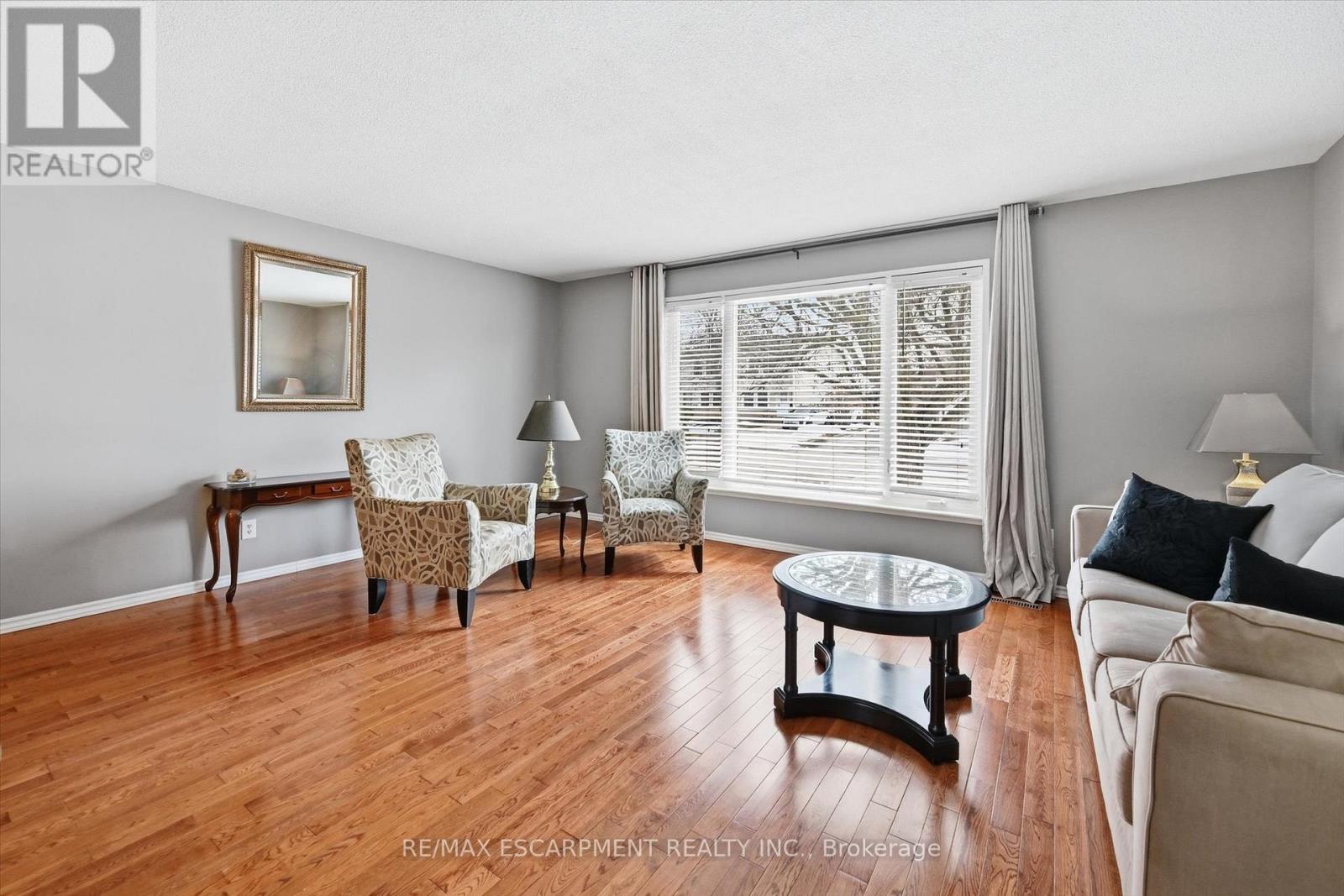 2223 Manchester Drive, Burlington (Brant Hills), Ontario  L7P 3W3 - Photo 20 - W12852236