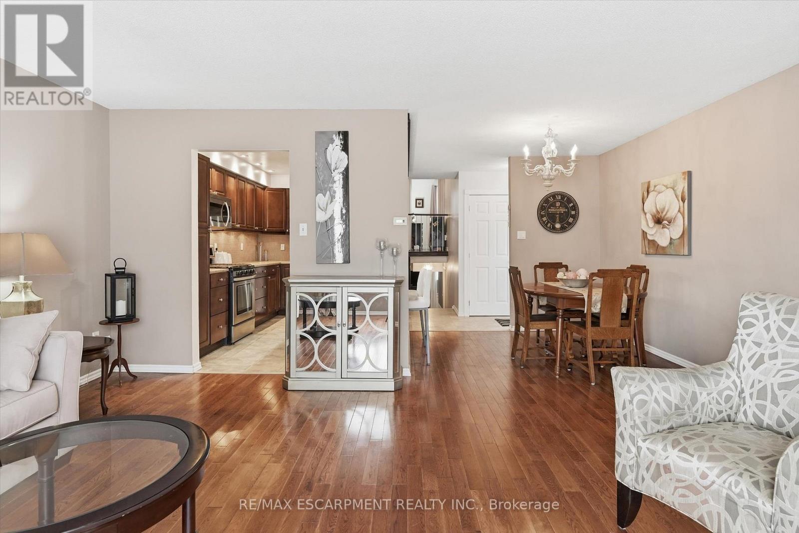 2223 Manchester Drive, Burlington (Brant Hills), Ontario  L7P 3W3 - Photo 24 - W12852236