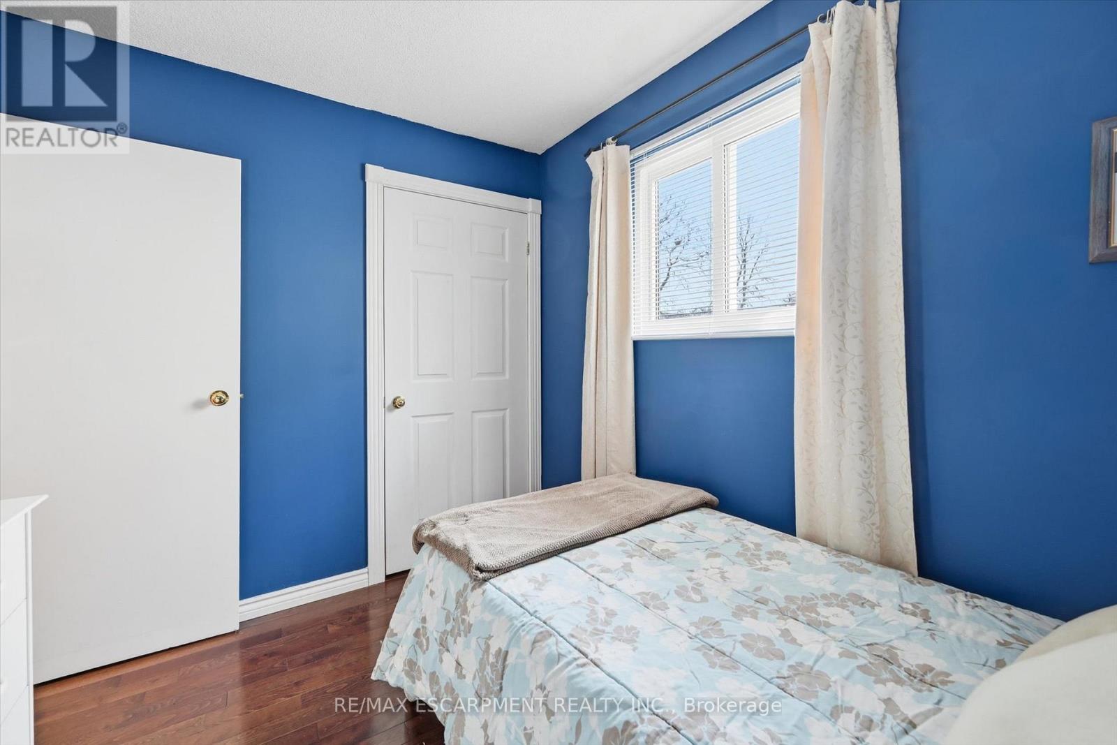 2223 Manchester Drive, Burlington (Brant Hills), Ontario  L7P 3W3 - Photo 35 - W12852236