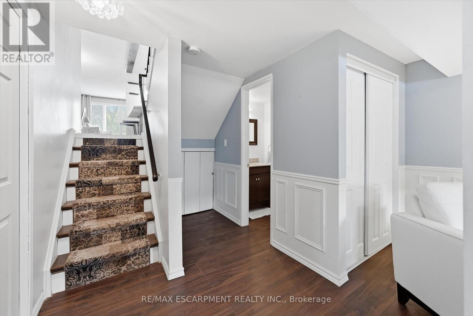 2223 Manchester Drive, Burlington (Brant Hills), Ontario  L7P 3W3 - Photo 37 - W12852236