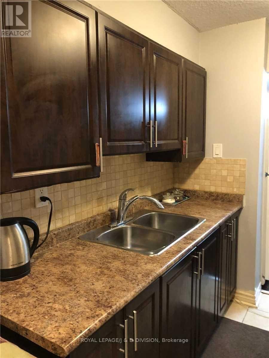 602 - 10 Tobermory Drive, Toronto (Black Creek), Ontario  M3N 2Y5 - Photo 15 - W12852244