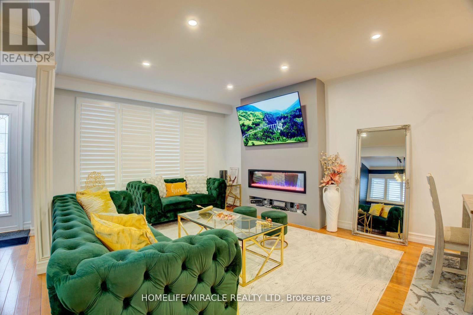 6 Rima Court, Toronto (Eringate-Centennial-West Deane), Ontario  M9C 4C8 - Photo 10 - W12852258