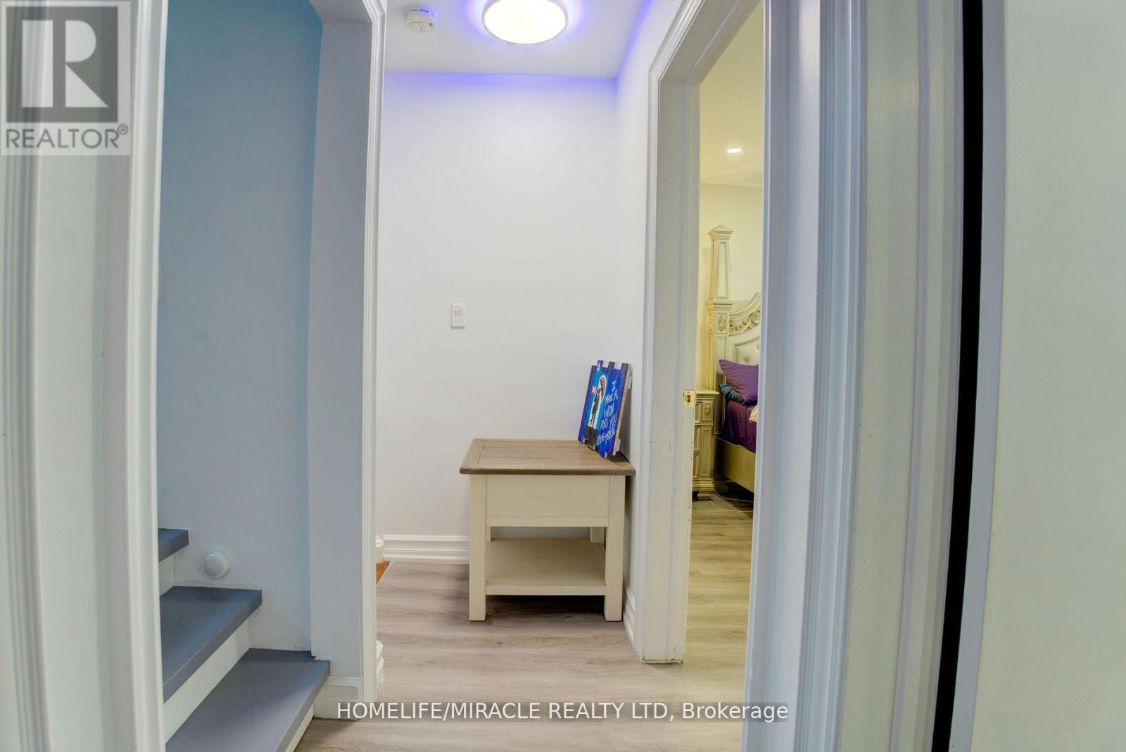 6 Rima Court, Toronto (Eringate-Centennial-West Deane), Ontario  M9C 4C8 - Photo 19 - W12852258