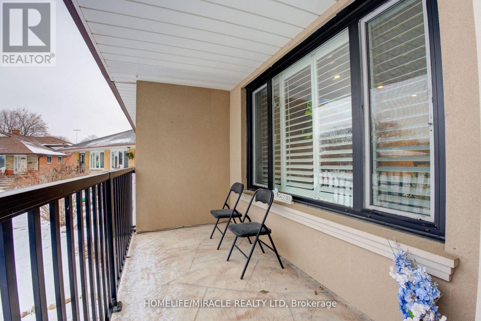 6 Rima Court, Toronto (Eringate-Centennial-West Deane), Ontario  M9C 4C8 - Photo 31 - W12852258