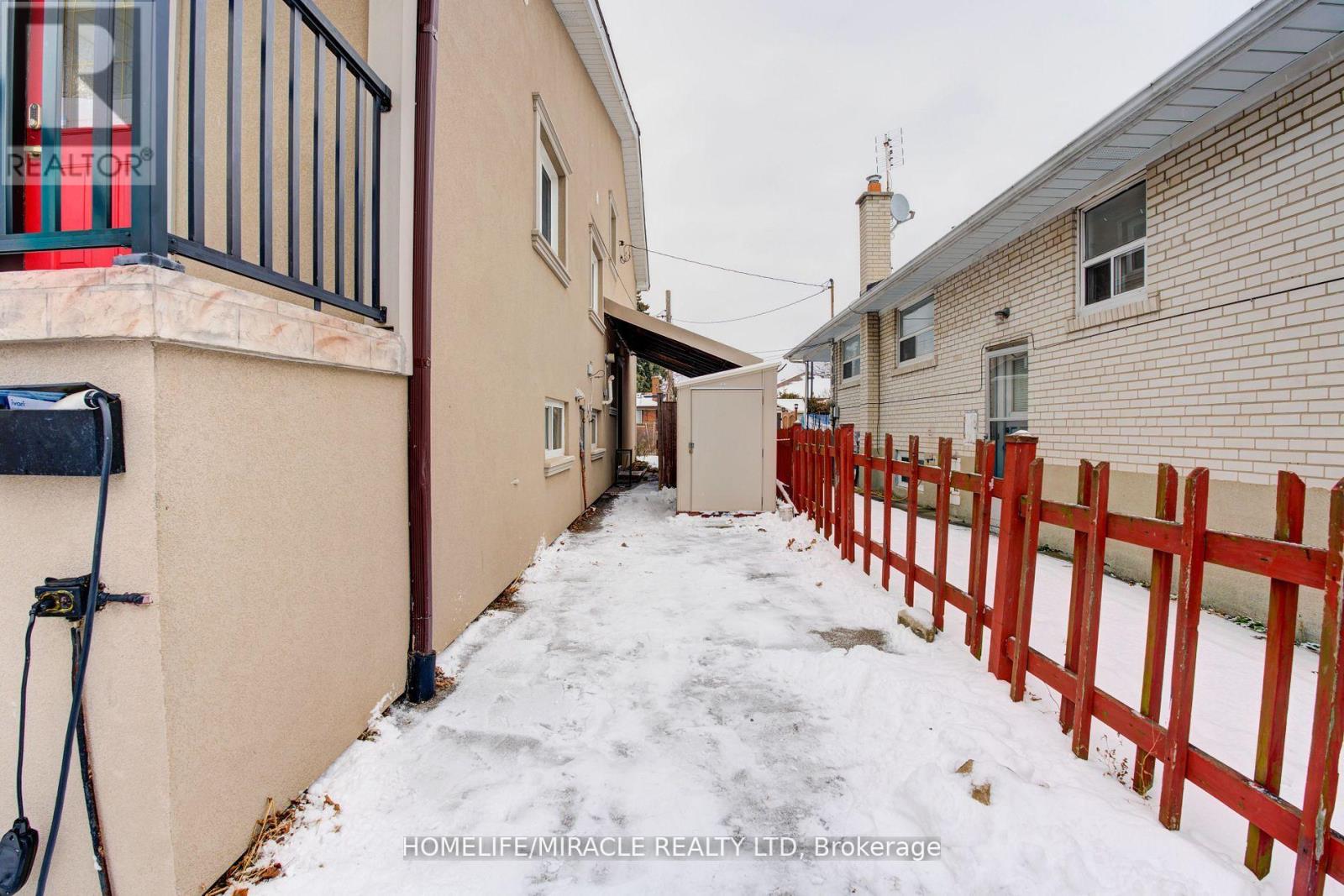 6 Rima Court, Toronto (Eringate-Centennial-West Deane), Ontario  M9C 4C8 - Photo 33 - W12852258
