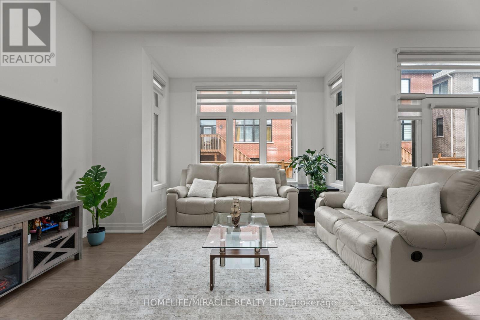 3118 Travertine Drive, Oakville, Ontario  L6M 5N8 - Photo 11 - W12852276