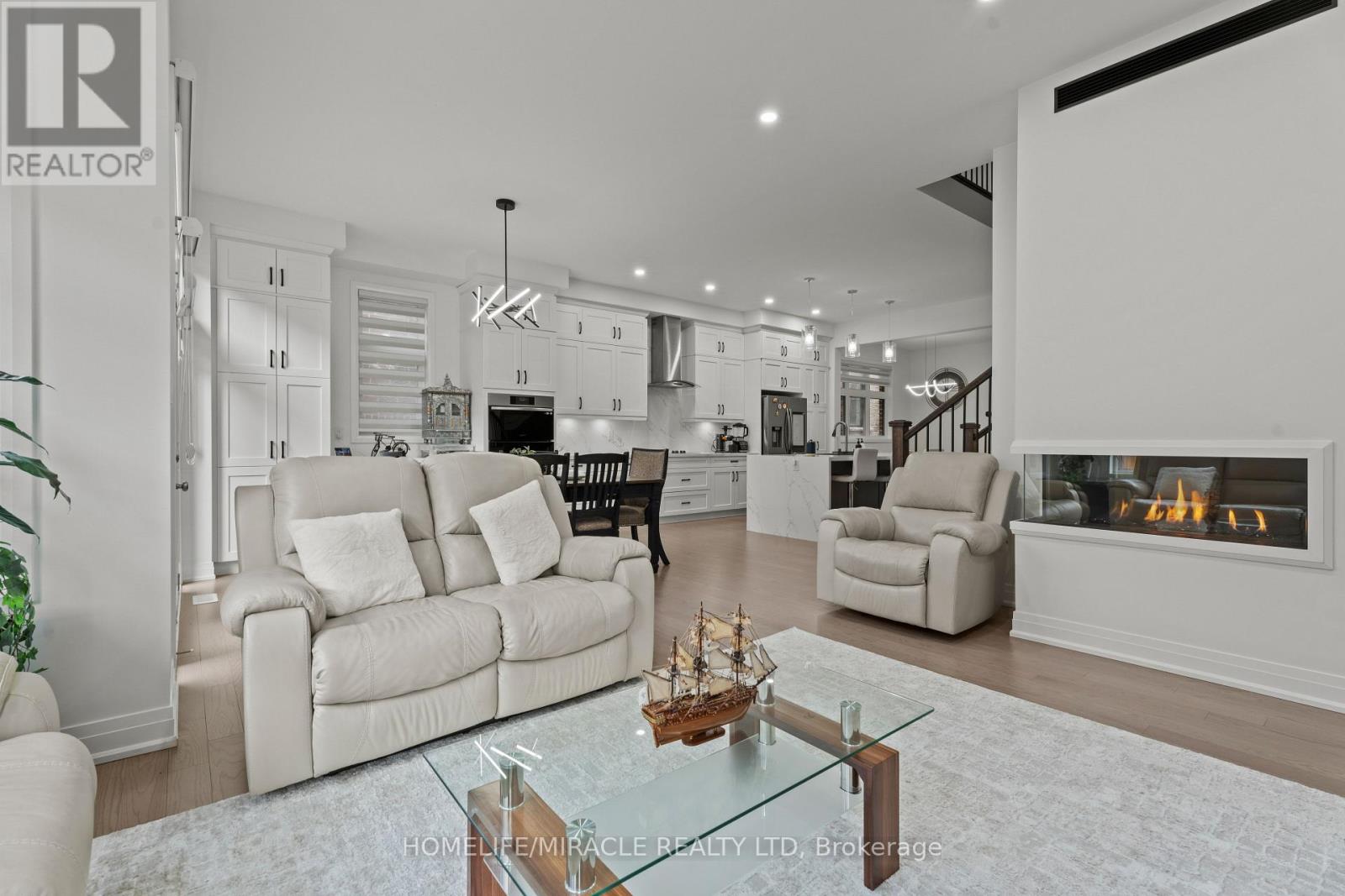 3118 Travertine Drive, Oakville, Ontario  L6M 5N8 - Photo 12 - W12852276