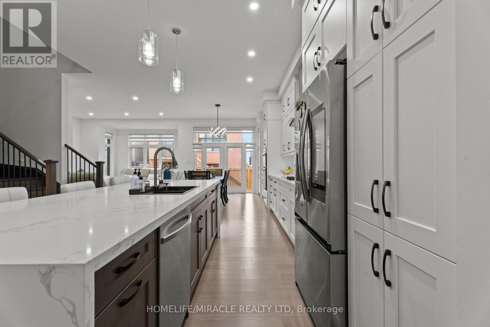 3118 Travertine Drive, Oakville, Ontario  L6M 5N8 - Photo 16 - W12852276