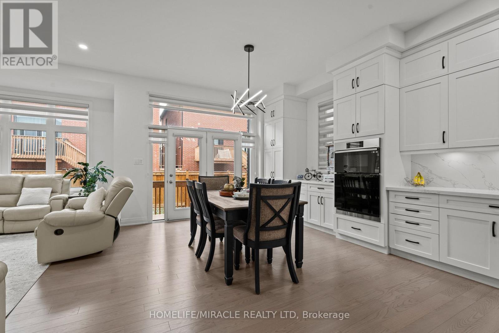 3118 Travertine Drive, Oakville, Ontario  L6M 5N8 - Photo 18 - W12852276