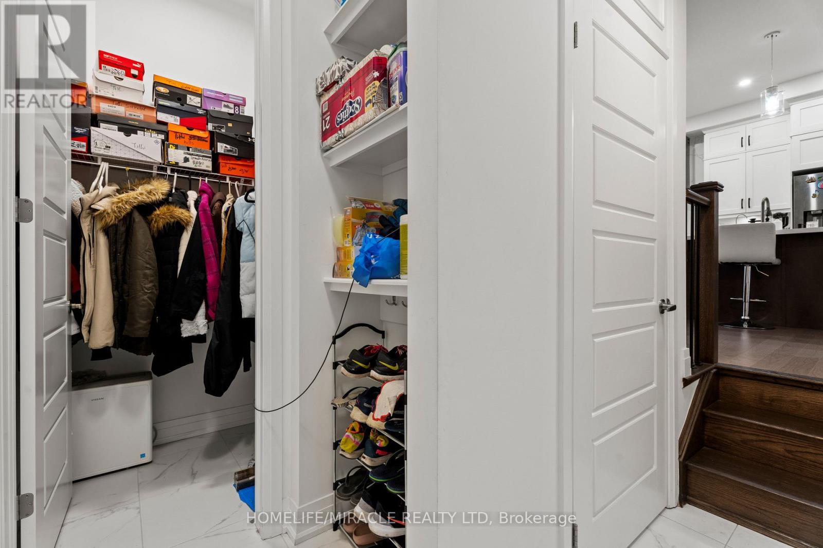 3118 Travertine Drive, Oakville, Ontario  L6M 5N8 - Photo 20 - W12852276