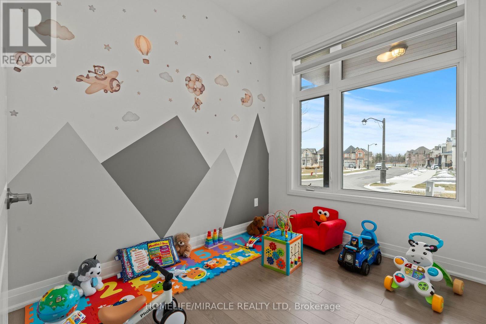 3118 Travertine Drive, Oakville, Ontario  L6M 5N8 - Photo 8 - W12852276