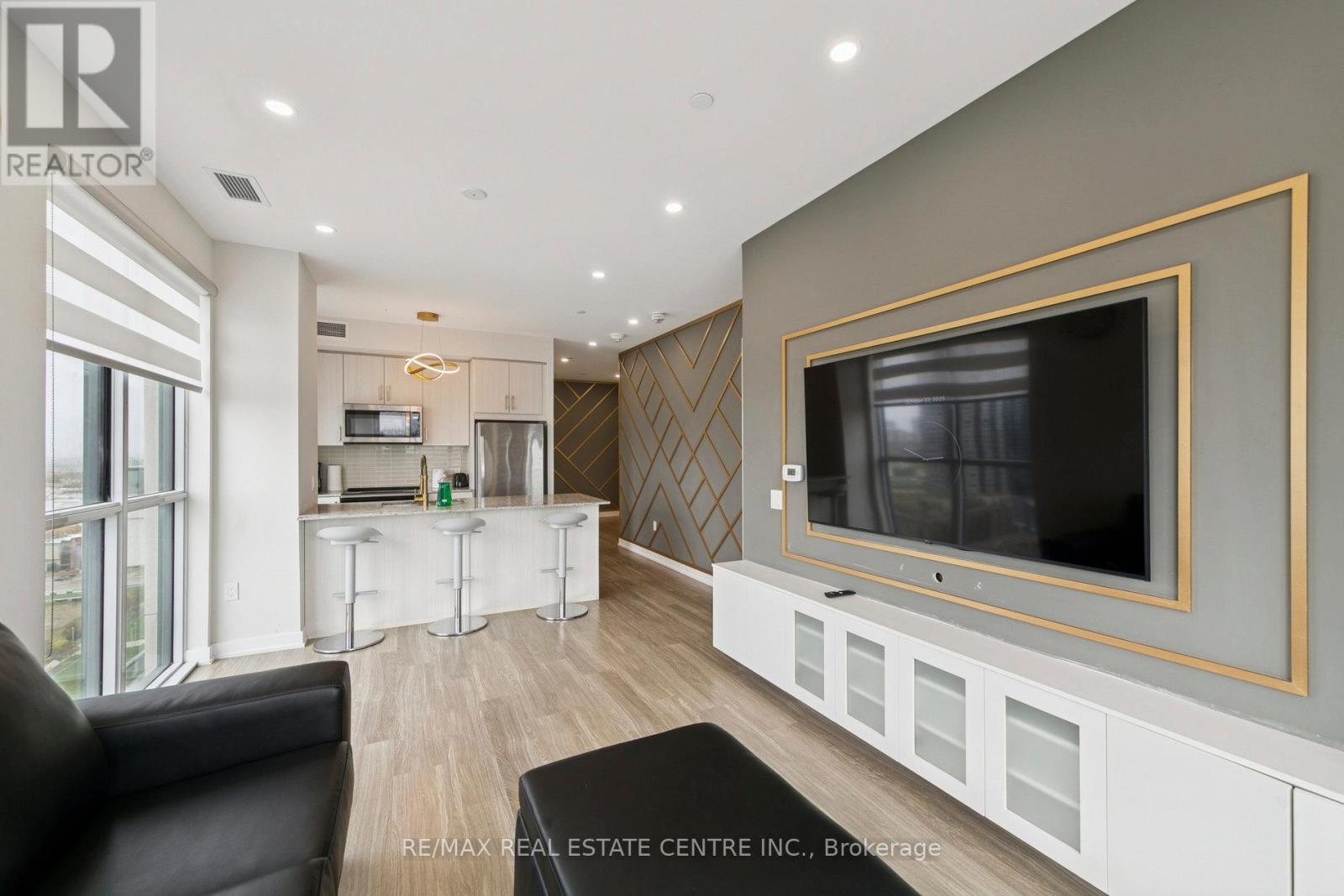 2302 - 4085 Parkside Village Drive, Mississauga, Ontario  L5B 0K9 - Photo 13 - W12852292