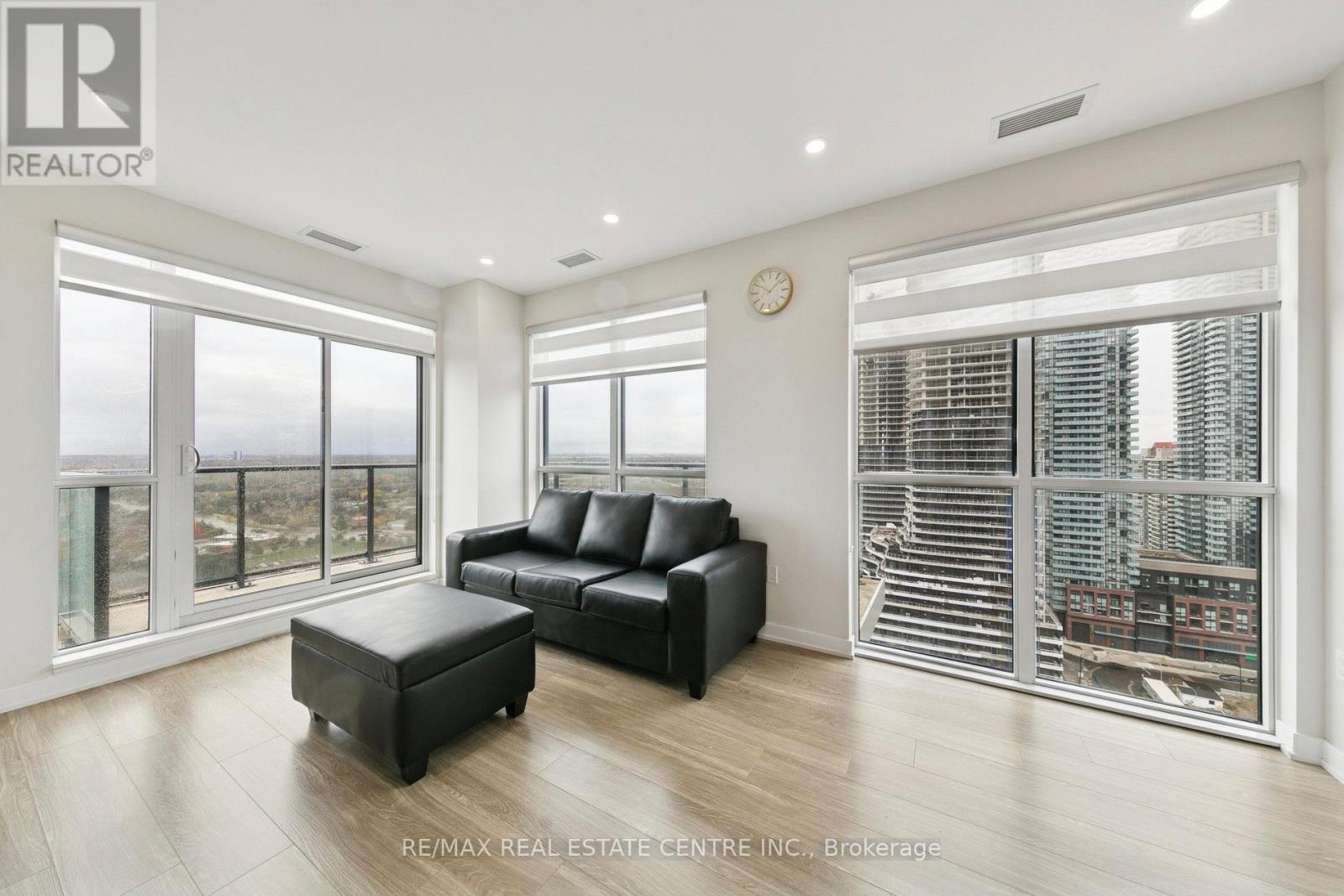 2302 - 4085 Parkside Village Drive, Mississauga, Ontario  L5B 0K9 - Photo 15 - W12852292