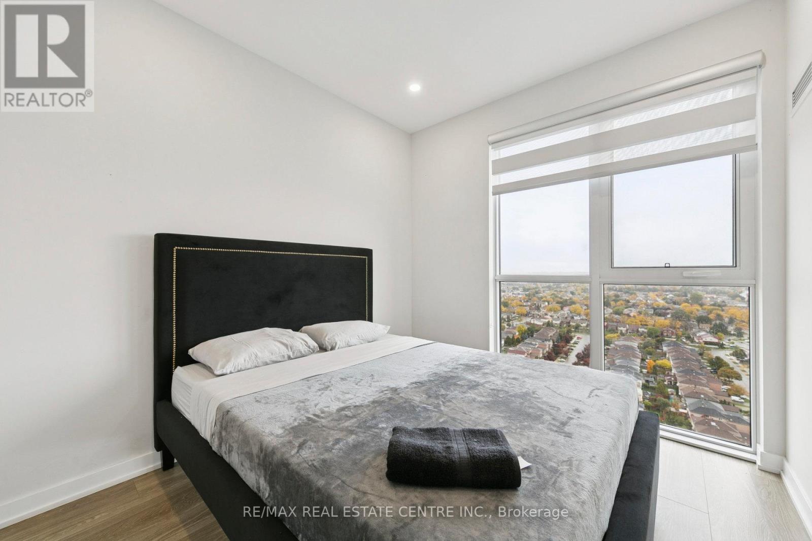 2302 - 4085 Parkside Village Drive, Mississauga, Ontario  L5B 0K9 - Photo 32 - W12852292