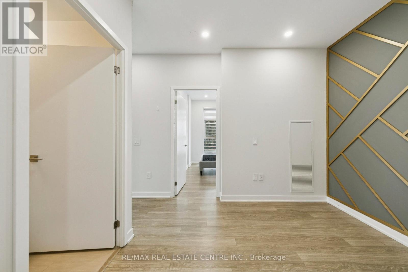 2302 - 4085 Parkside Village Drive, Mississauga, Ontario  L5B 0K9 - Photo 6 - W12852292